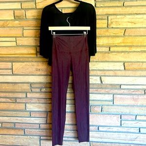 LEGGINGS spandex and poliéster fits to the body